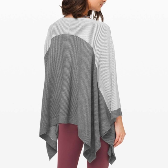 Lululemon It All Lines Up Poncho Heathered Core Ultra Light Grey / Heathered - Picture 3 of 9